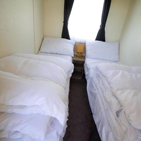 Great 8 Berth Caravan For Hire In Skegness Ref 33069F エクステリア 写真